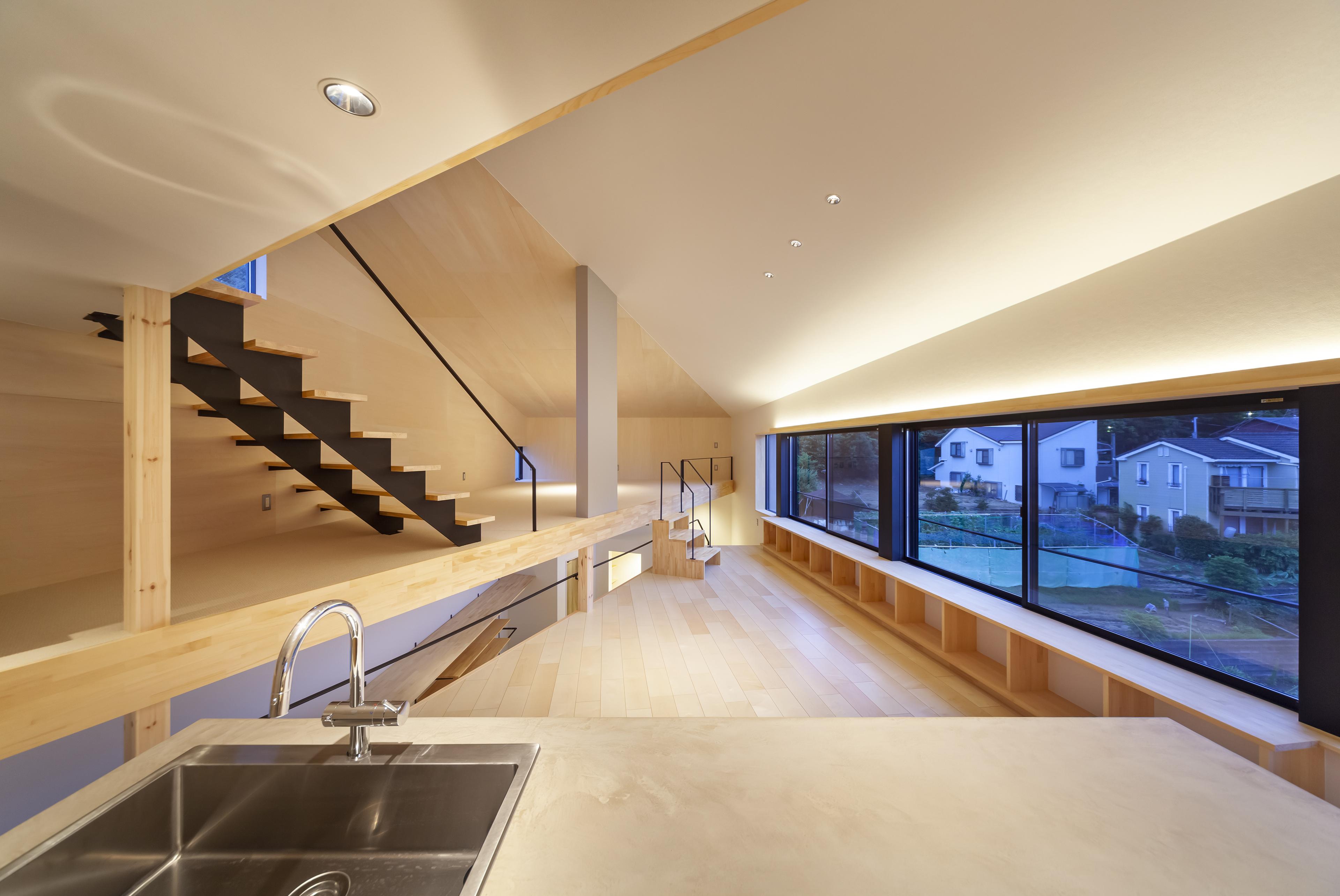 ななめの線の住宅