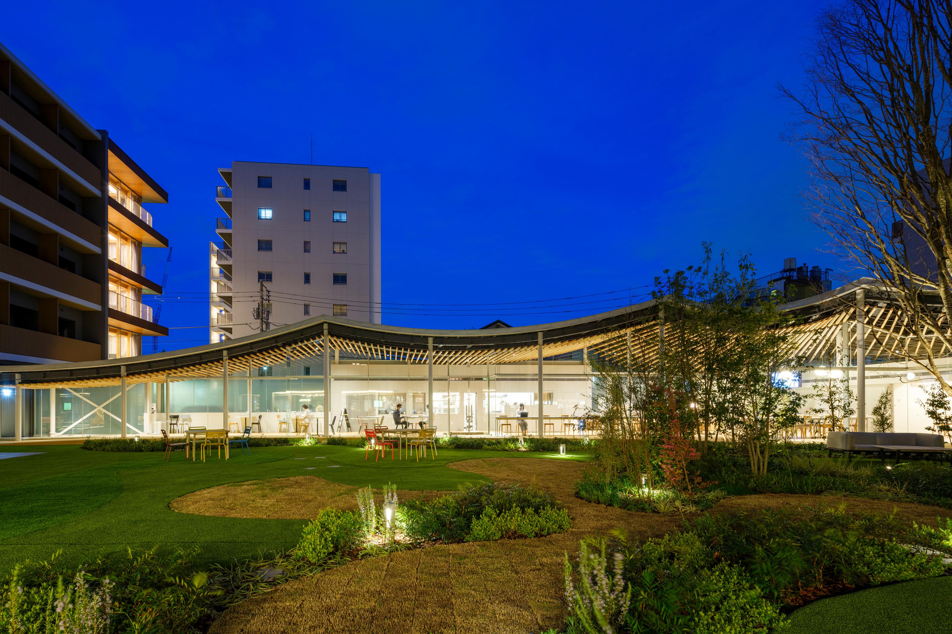 コムレジ赤羽 カフェテリア棟/共用リビング/KUMIKI