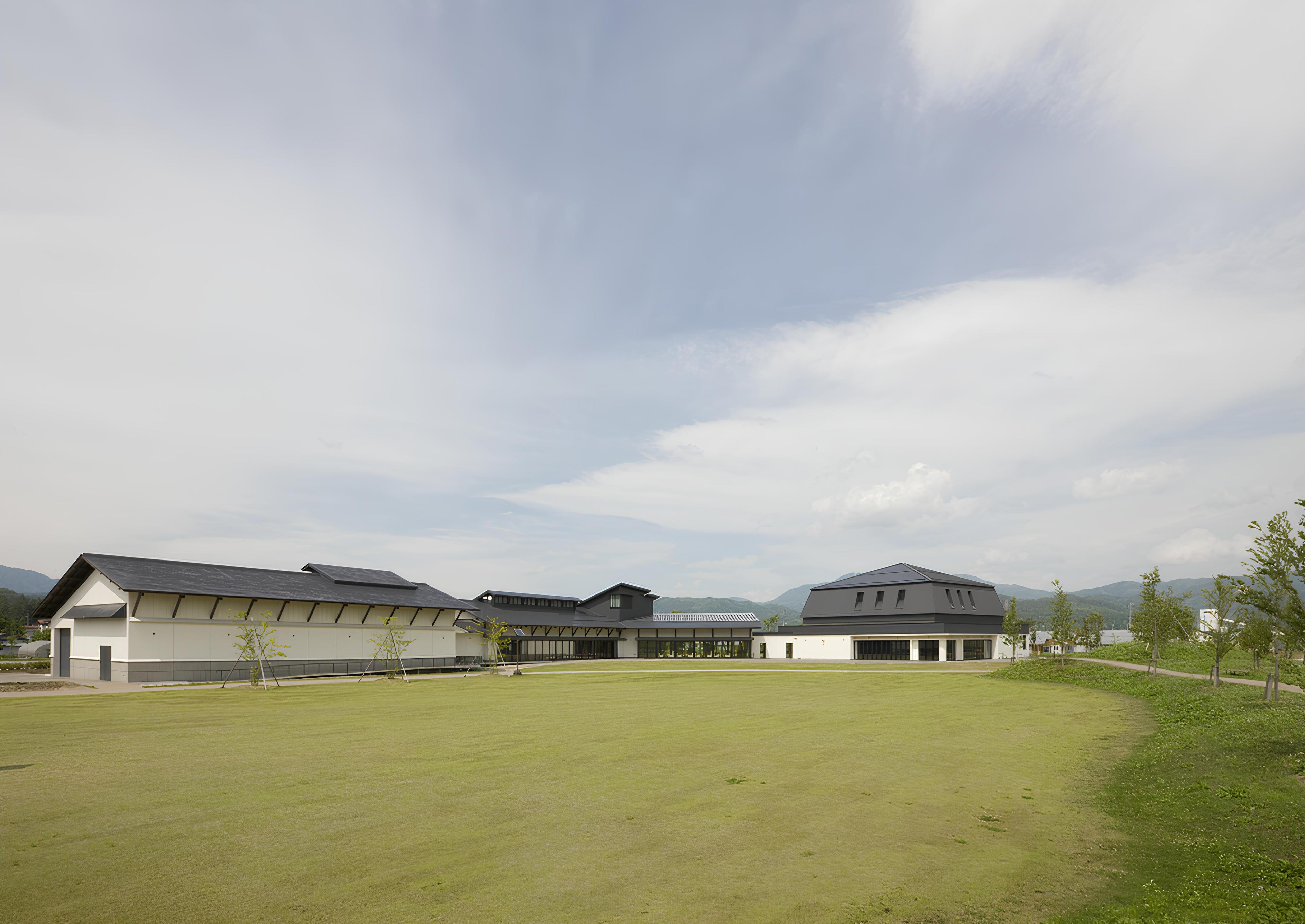 白鷹町文化交流センター あゆーむ