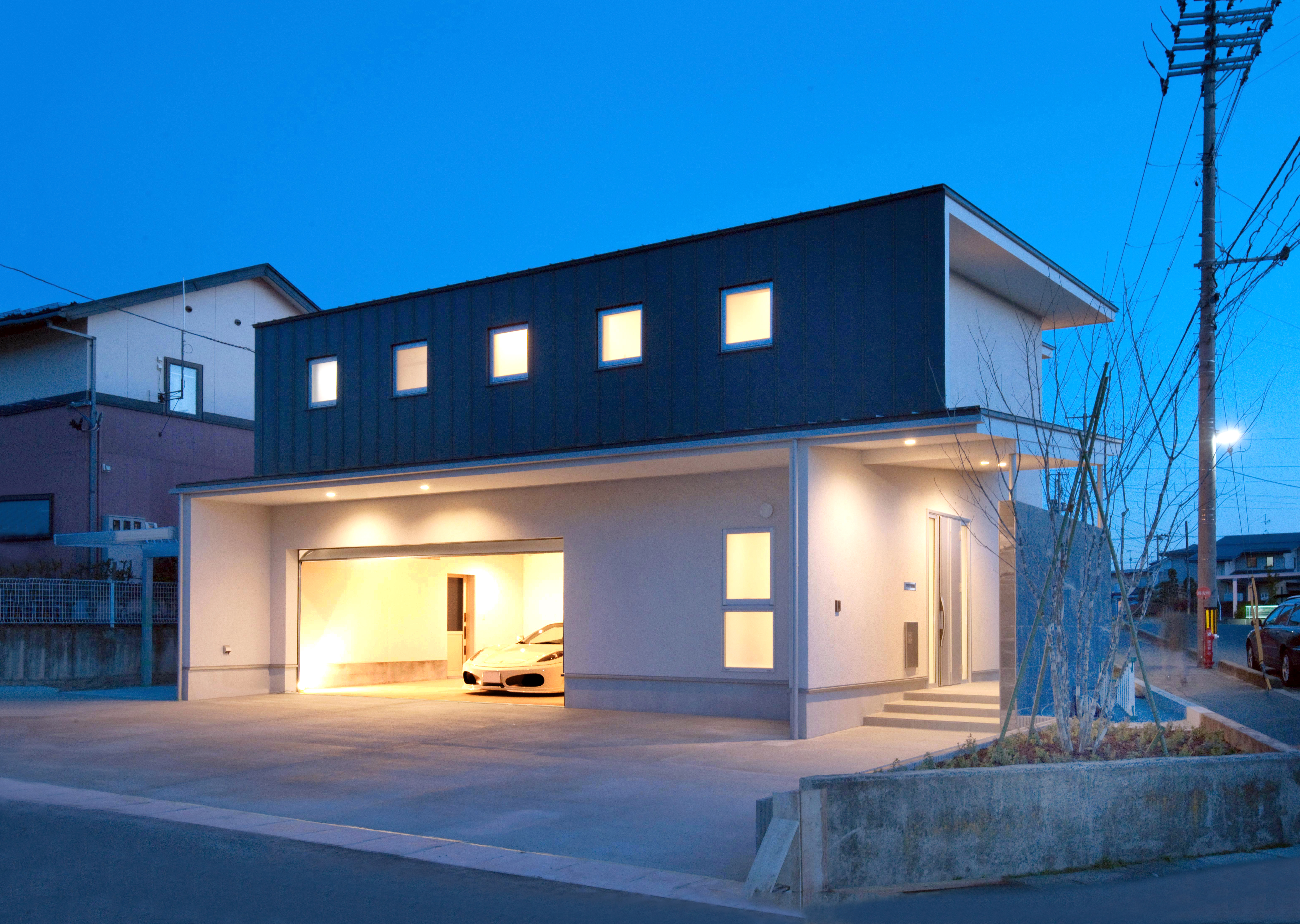 愛車と語らう家