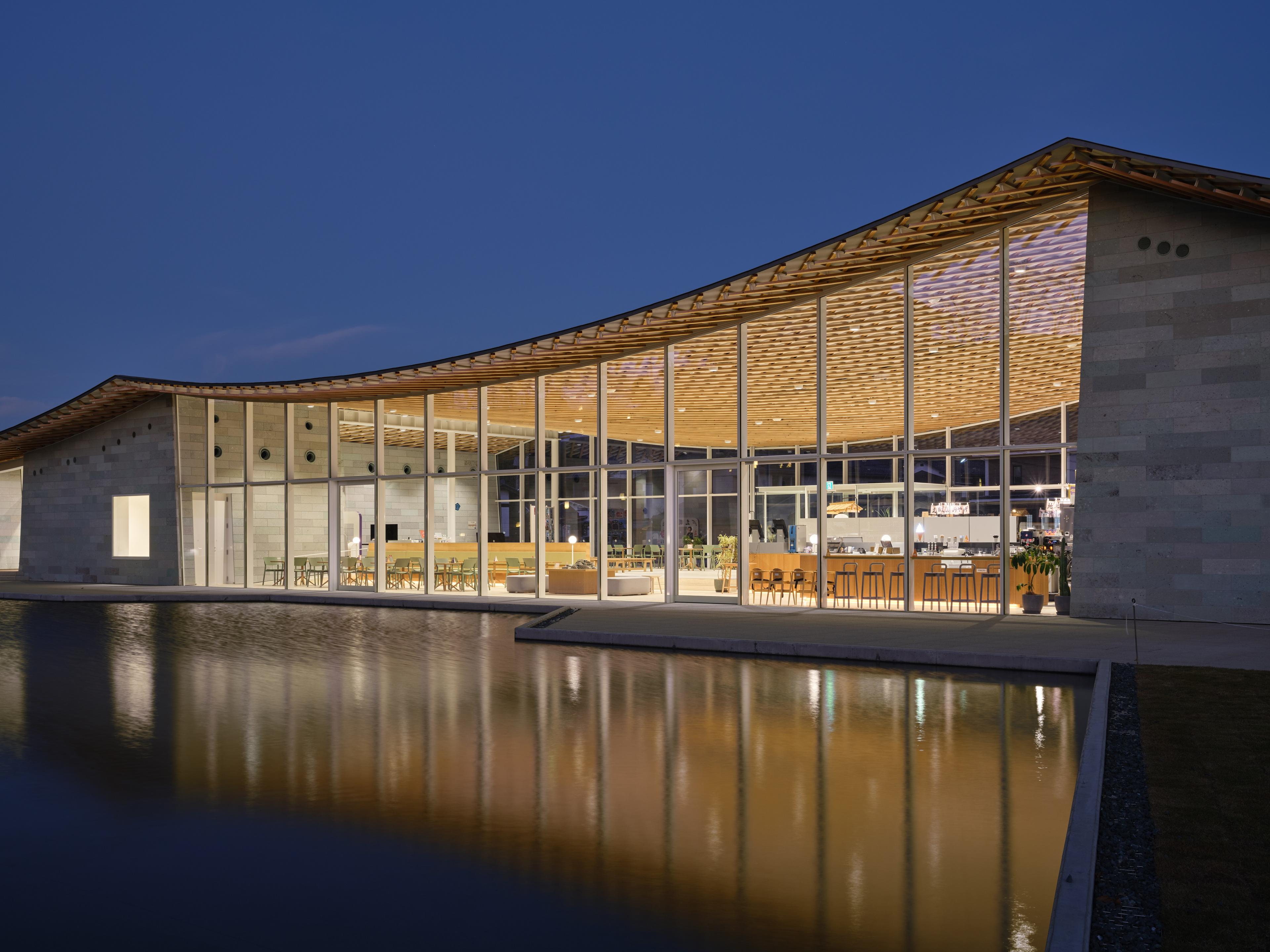 坂井市丸岡城観光情報センター「マチヨリ」